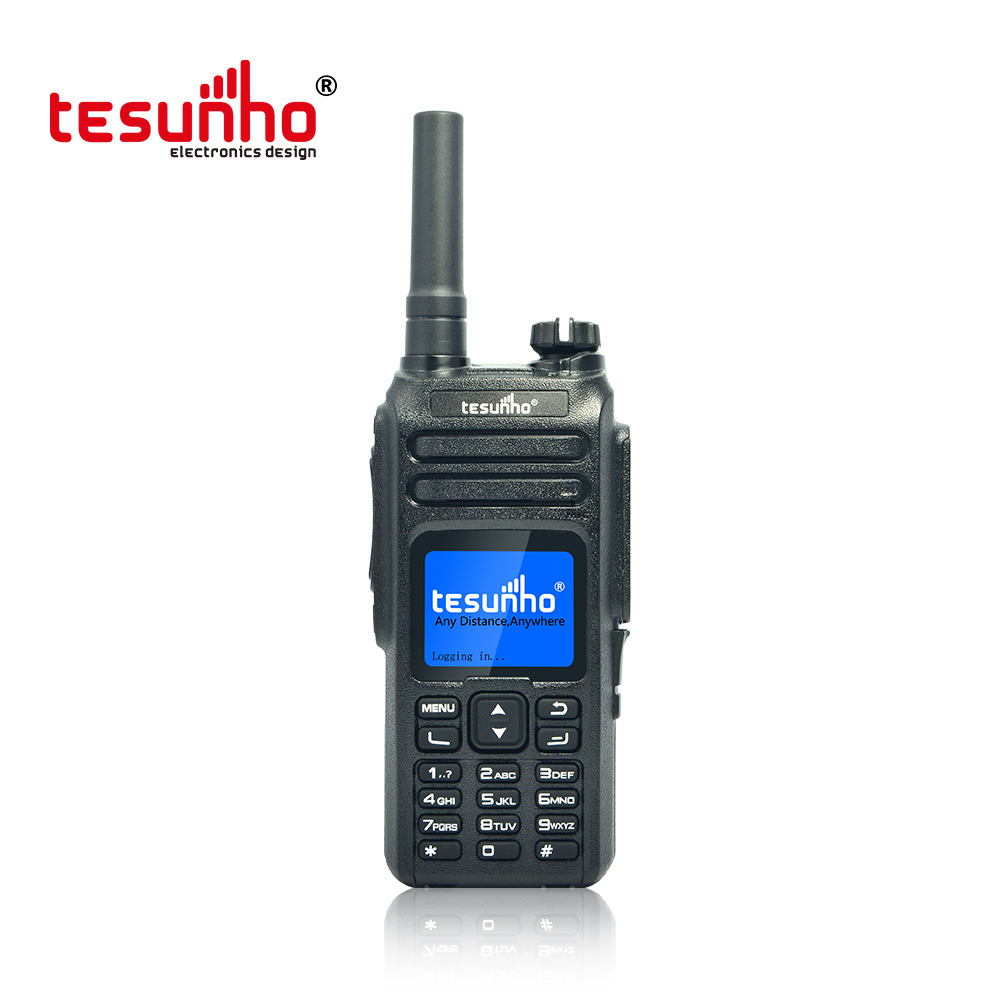 Full Keyboard 4G Two Way Radios, Big Battery Capacity with Long Standby Time TH-681